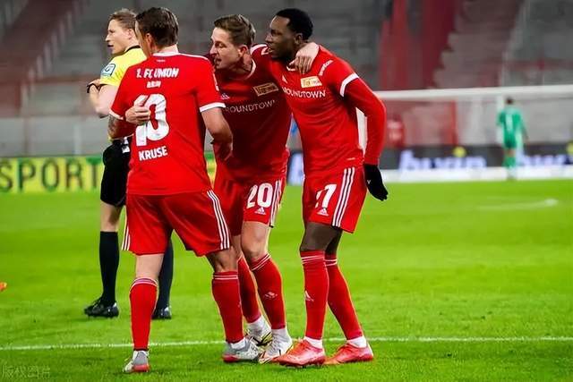 巴萨3-0轻取赫塔费，九连胜势头如虹，戈登伯乐般风采